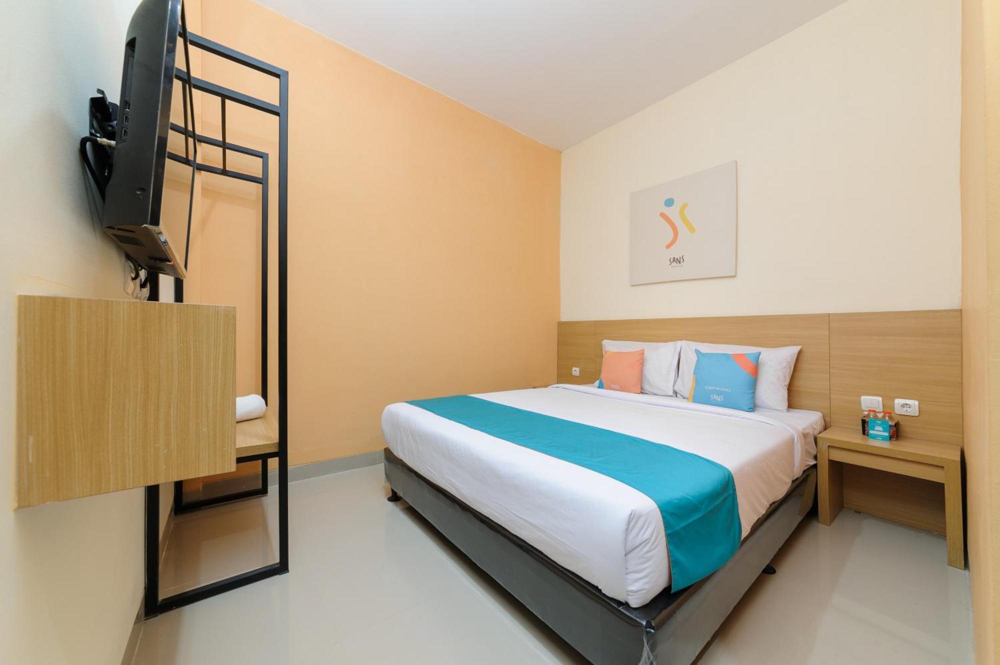 Hotel Sans Cibanteng Dramaga 3*