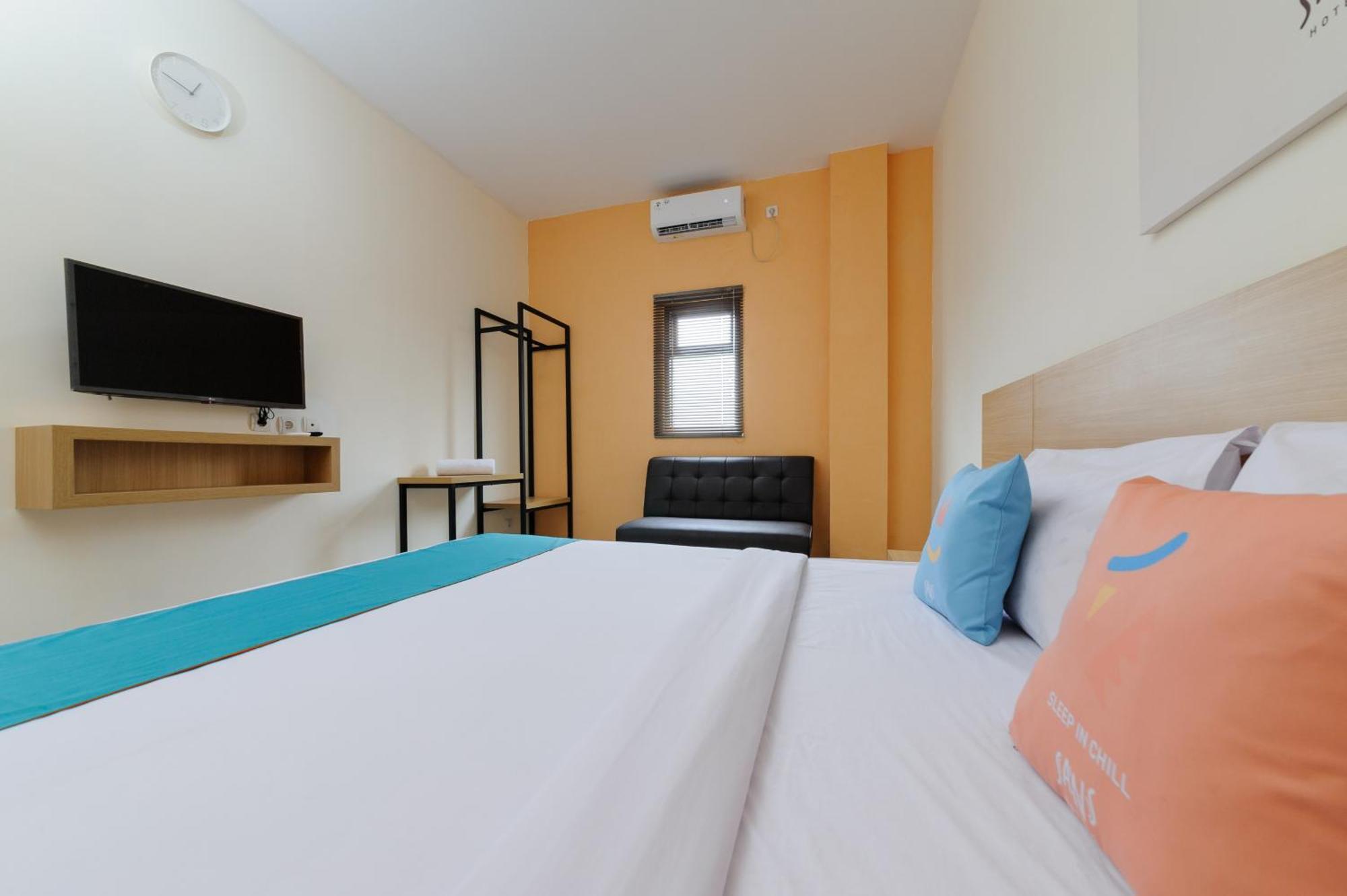 Hotel Sans Cibanteng Dramaga 3*