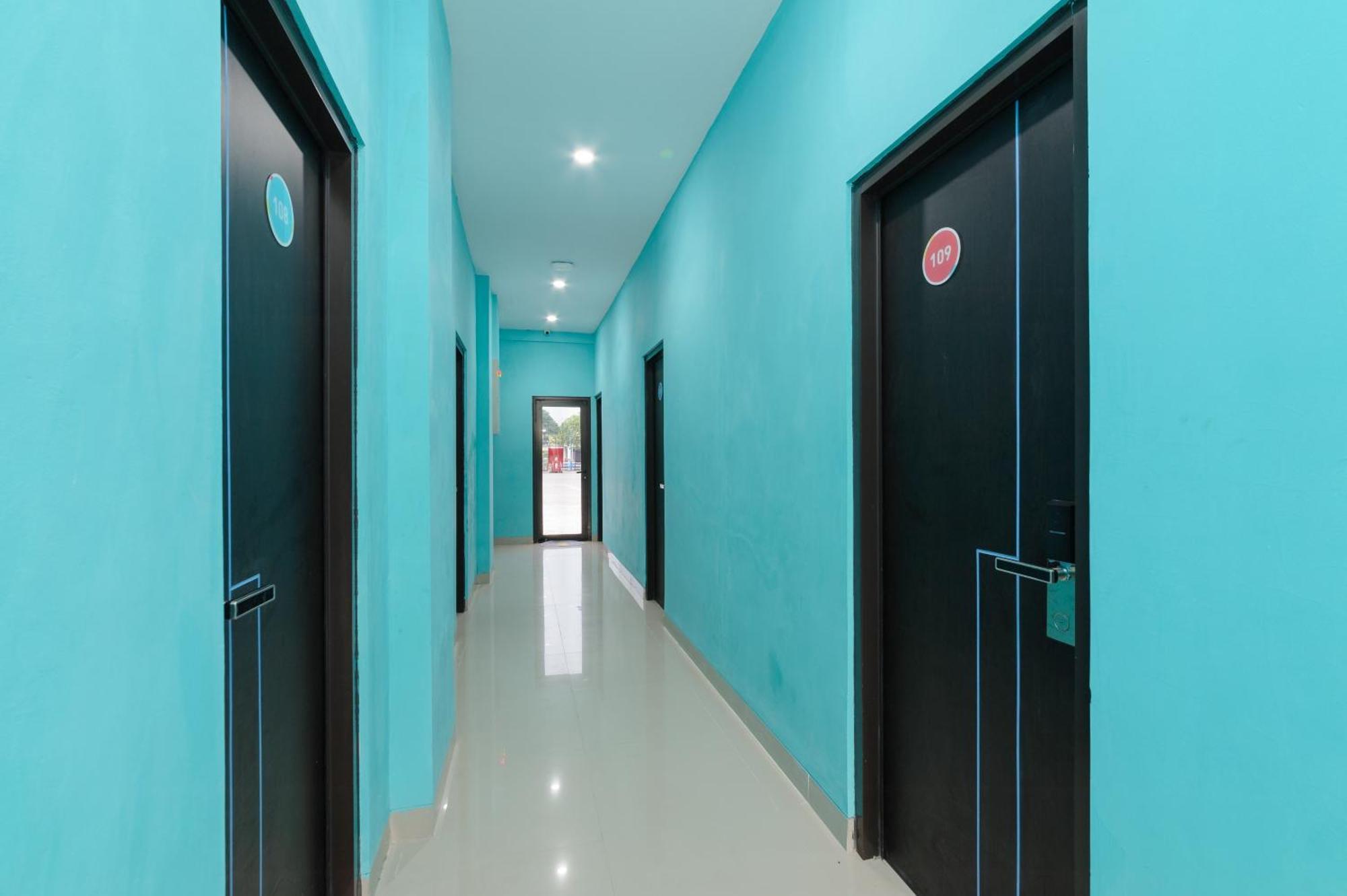 Hotel Sans Cibanteng Dramaga Bogor