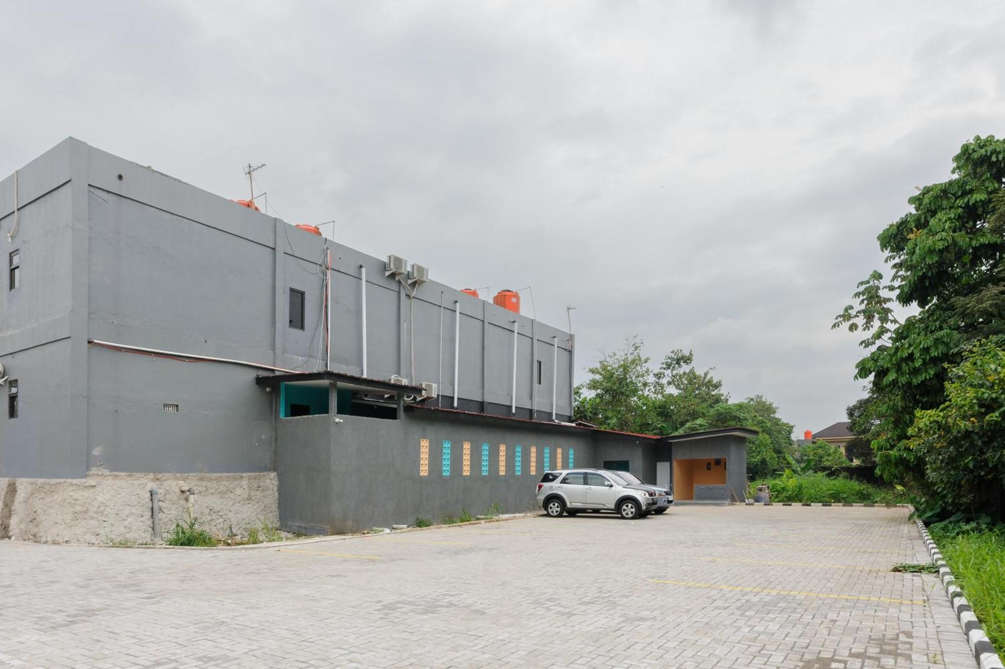 Sans Cibanteng Dramaga Hotel 3*